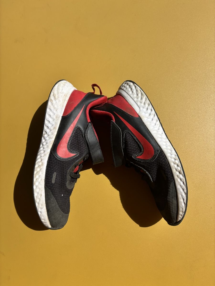 Nike Chaussures garçon: Nike Running Turnschuhe, Grösse 34 – D'occasion à Zürich par CallMeAppetite 3