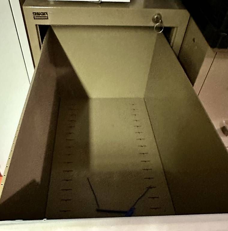 Schränke: Metallschrank Registerschrank – Gebraucht aus Muttenz von anna123 1