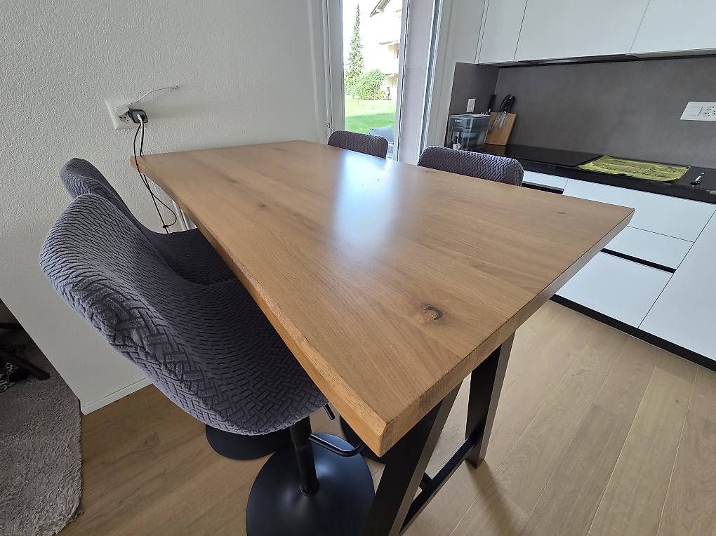 Tavoli: Ensemble table style bistro + 4 chaises hautes – Usato da Pully venduto da Apollo067 1