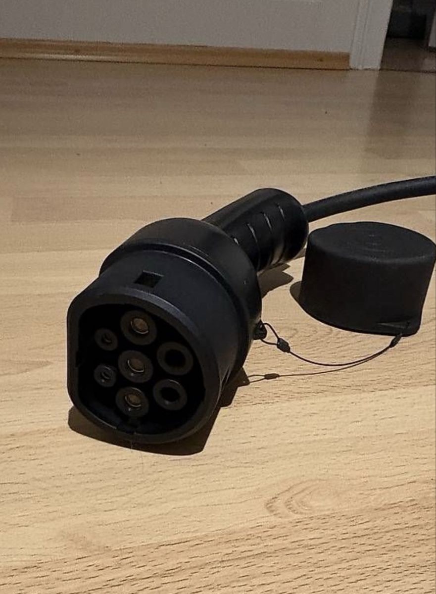 Chargeurs de batterie: Ladekabel Typ 2 Anschluss – D'occasion à Niederbuchsiten par lia_8h5q 2