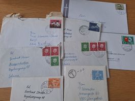 Briefumschläge mit Briefmarken