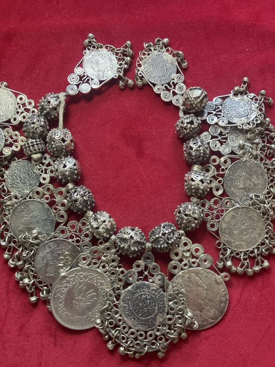 Catenine: Antike Kette mit Münzen. Einzigartiges Design. – Usato da Muralto venduto da jac_hkz5