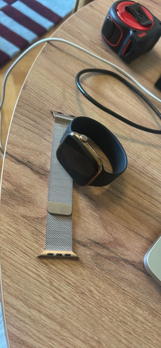 Apple Smartwatch: Apple Watch 10 46mm GPS/Cellular titane doré – Neu (gemäss Beschreibung) aus Genève von RogerF77 2