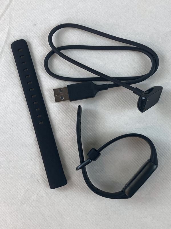 Fitbit Smartwatch: FITBIT | Smartwatch | Luxe | Schwarz – Neuf (Voir description) à Wittenbach par Restwert_St-Gallen 2