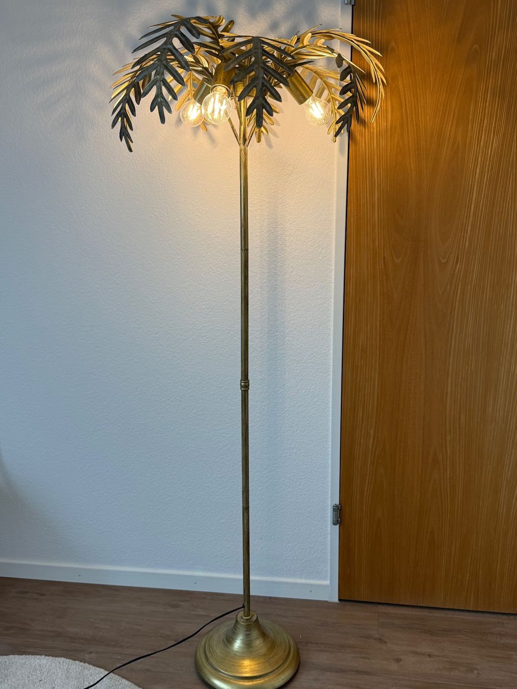 Lampen: Exotische Stehlampe in Gold - Bring Sommer ins Haus!🌴 – Neu (gemäss Beschreibung) aus Füllinsdorf von Marlon.Henseler 1