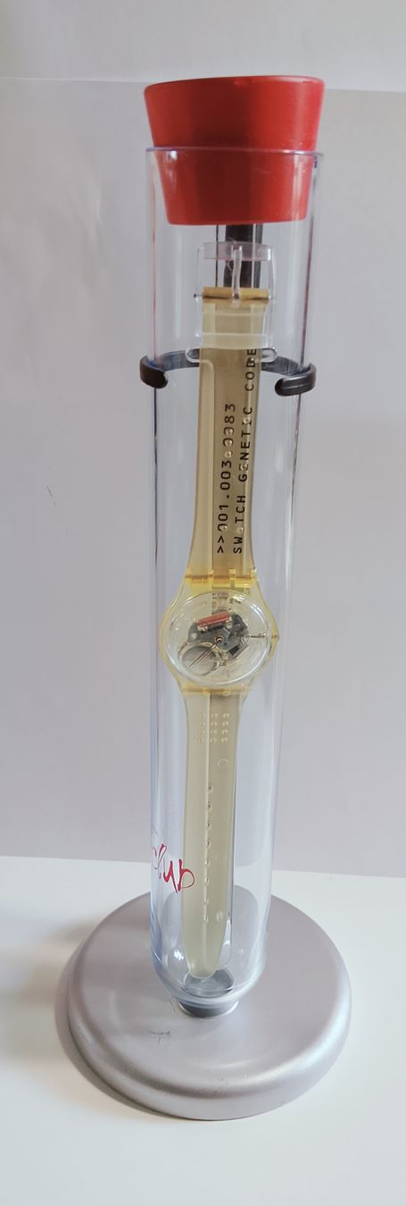 Swatch Orologi: Neue Swatch genetic Code ,neue Batterie läuft  – Nuovo (secondo la descrizione) da Biel/Bienne venduto da Vintage-timearts