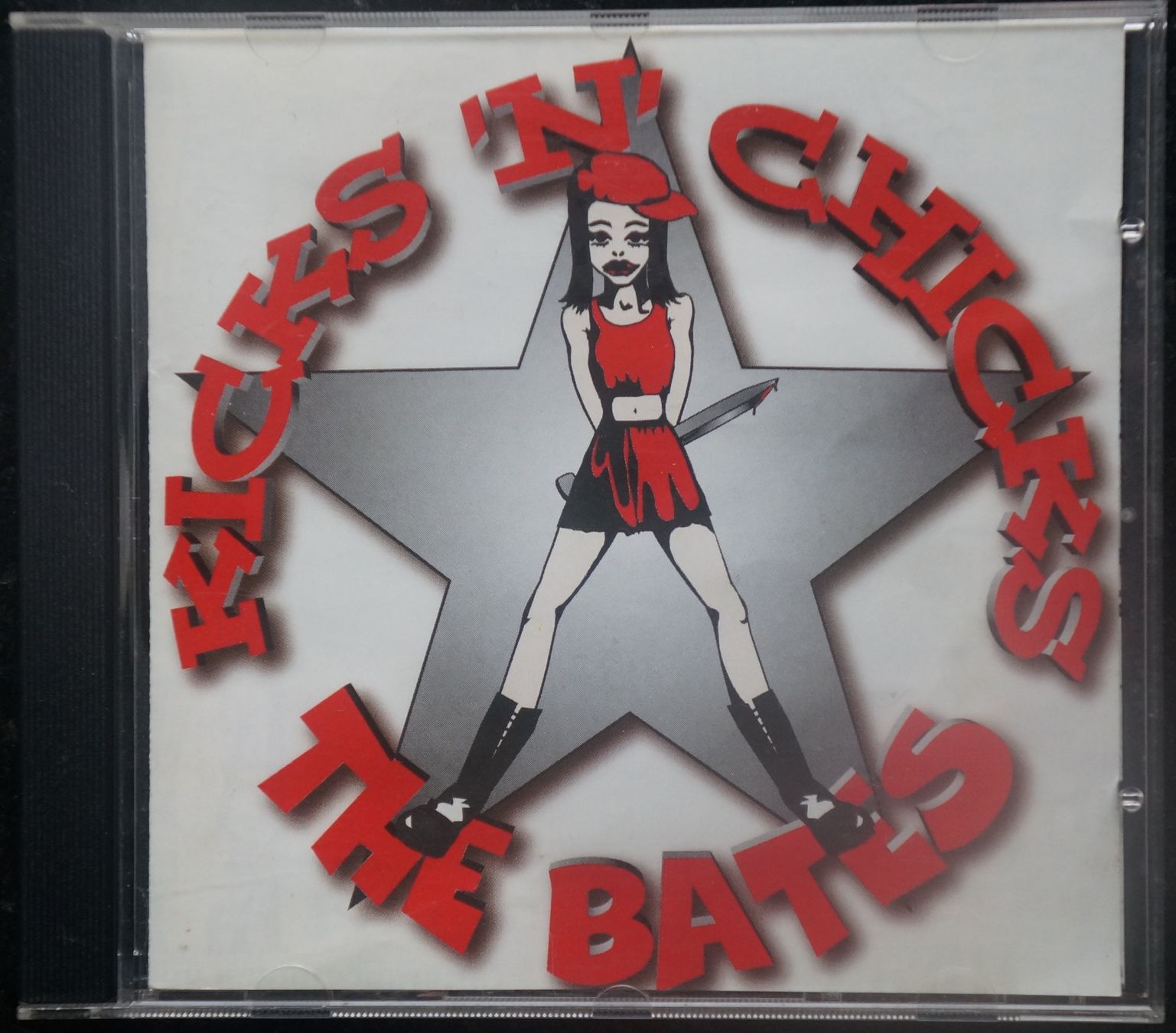 CD: The Bates - Kicks 'N' Chicks - CD – Usato da Schaffhausen venduto da spinelli02