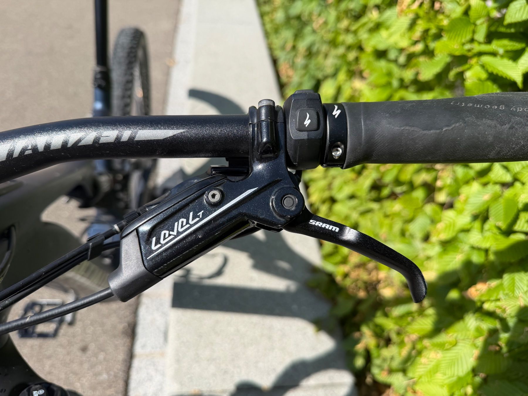 Specialized Velos: Top Specialized Turbo Levo E-MTB Velo Grösse L 2020 – Gebraucht aus Stäfa von flo_qn6f 2