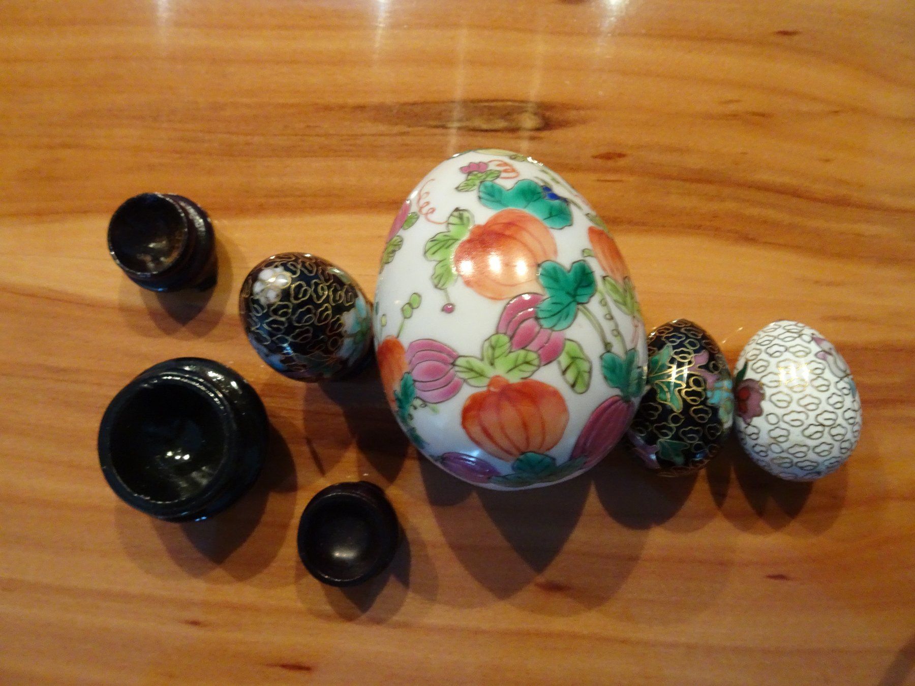 Statuette: Ei   Eier   -  4 Sammel-Eier  aus Porzellan u/oder Cloisonné – Usato da Vitznau venduto da Mina60 1