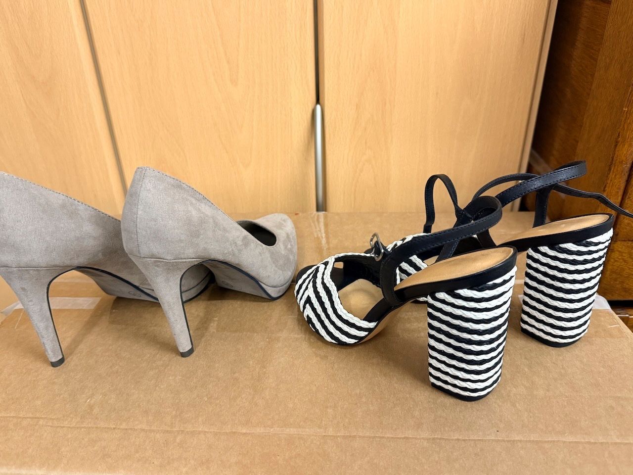 Scarpe da donna: 2 Paar tolle Damenschuhe – Usato da Niederhasli venduto da Moondance