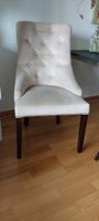 Schöner Polsterstuhl, Farbe Creme, Massivholz-Beine!