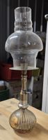 Lampe à pétrole ancienne en verre décoratif 