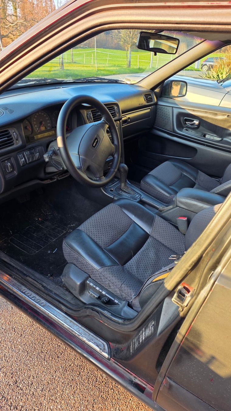 Volvo Automobili: Volvo V70 2.4T – Usato da Oberwil-Lieli venduto da inc_p5ff 4