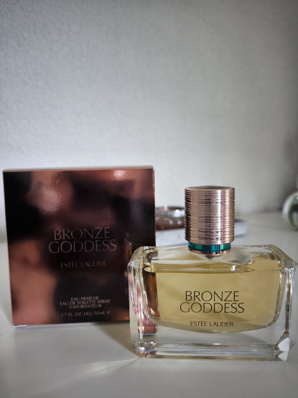 Estée Lauder Profumi & Eau de Toilette: Estée Lauder Bronze goddess 50 ml EDT  – Usato da Rickenbach-Sulz venduto da Krisztike