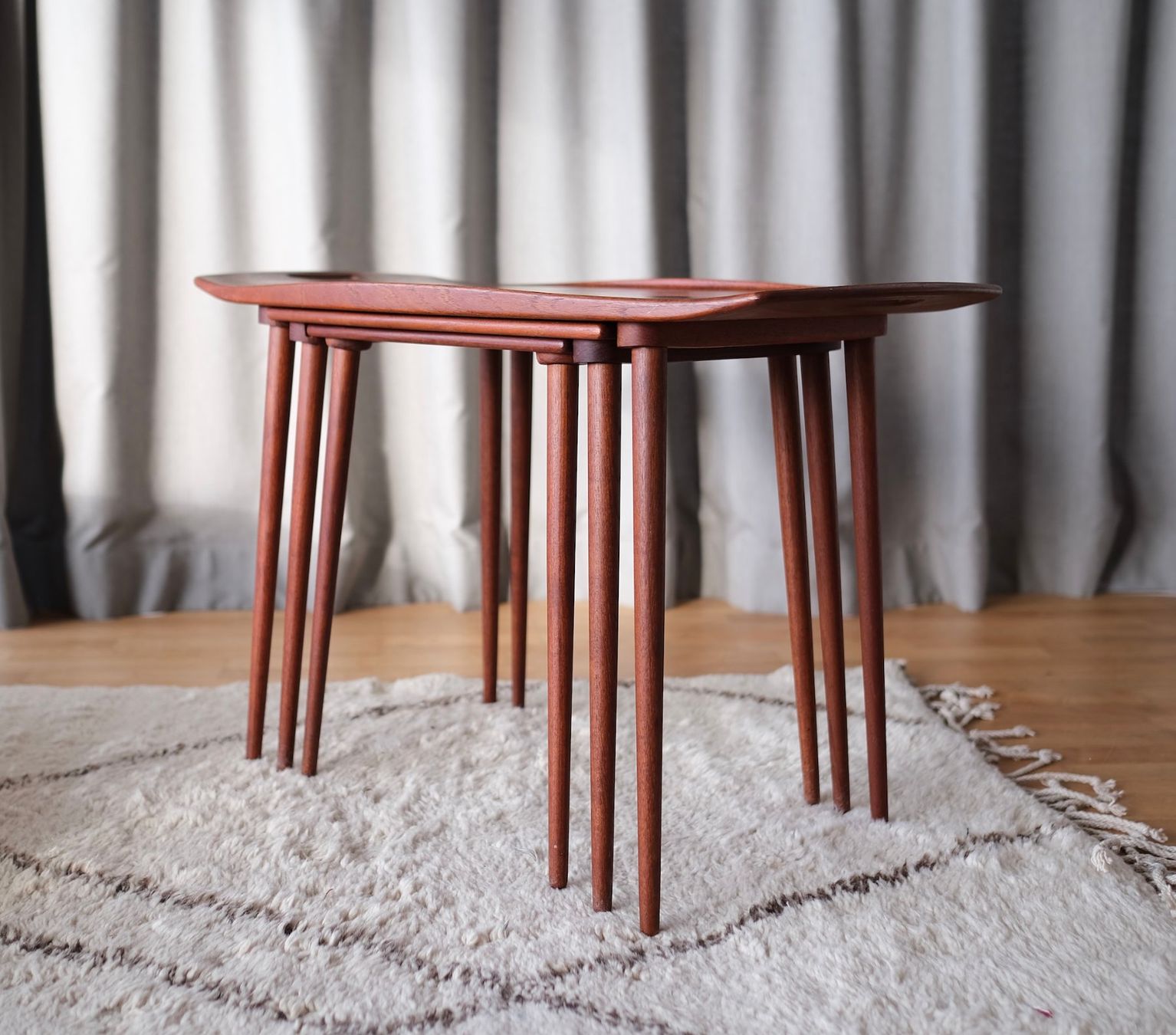Set di tavolo e panche: Nesting tables by Jens Harald Quistgaard, Denmark – Usato da Bern venduto da Zmodern_VIN 7