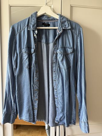 Amisu Jeanshemd, hellblau, Gr. S – Perfekt für den Sommer!