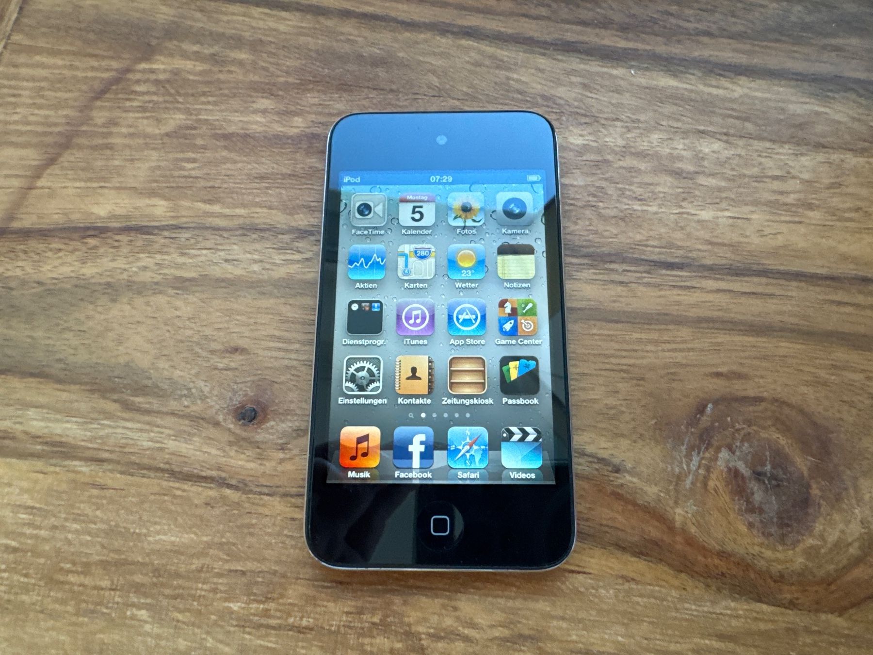 Apple Tragbarer Mediaplayer: iPod touch 4G 32GB – Gebraucht aus St. Gallen von hae_6rmh 1