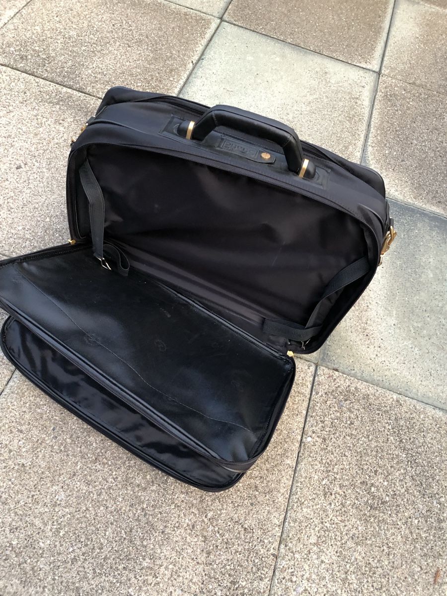 Taschen: Bussines- Reisetasche Stratic – Gebraucht aus Oberengstringen von JennyLu01 5