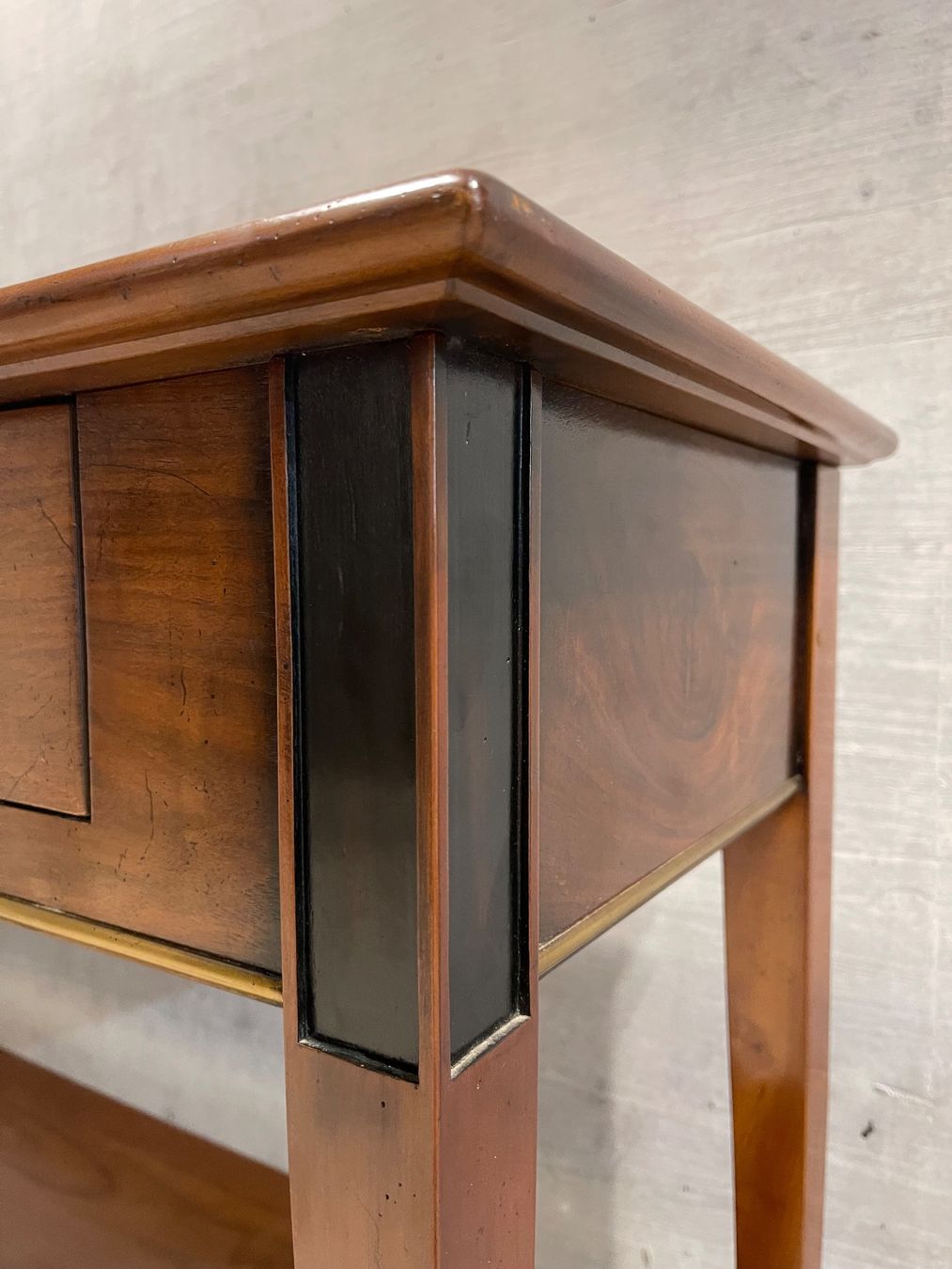 Cassettiere: Konsolentisch mit 3 Schubladen Nussbaum/Teak Mid-Century – Usato da Meilen venduto da ret_v7q8 7