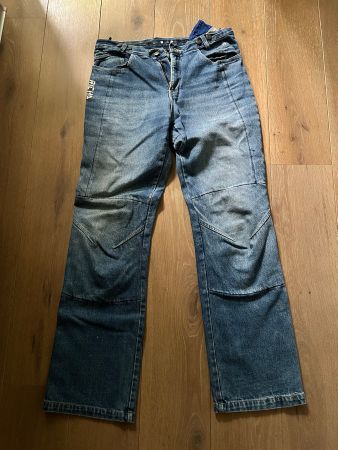 Vestes et pantalons de moto