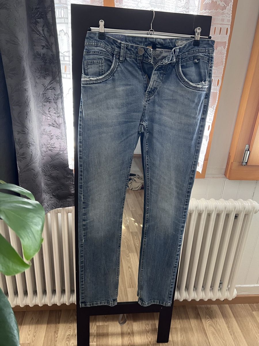 Jeans: Jeans | Taille 32/34 – Nuovo (secondo la descrizione) da Charmey (Gruyère) venduto da ya_12 2