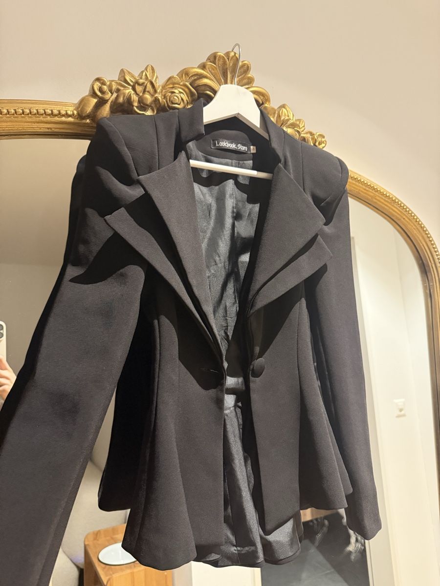 Giacche: Lookbook Store Blazer schwarz Größe S – Usato da Kaiseraugst venduto da senakaya