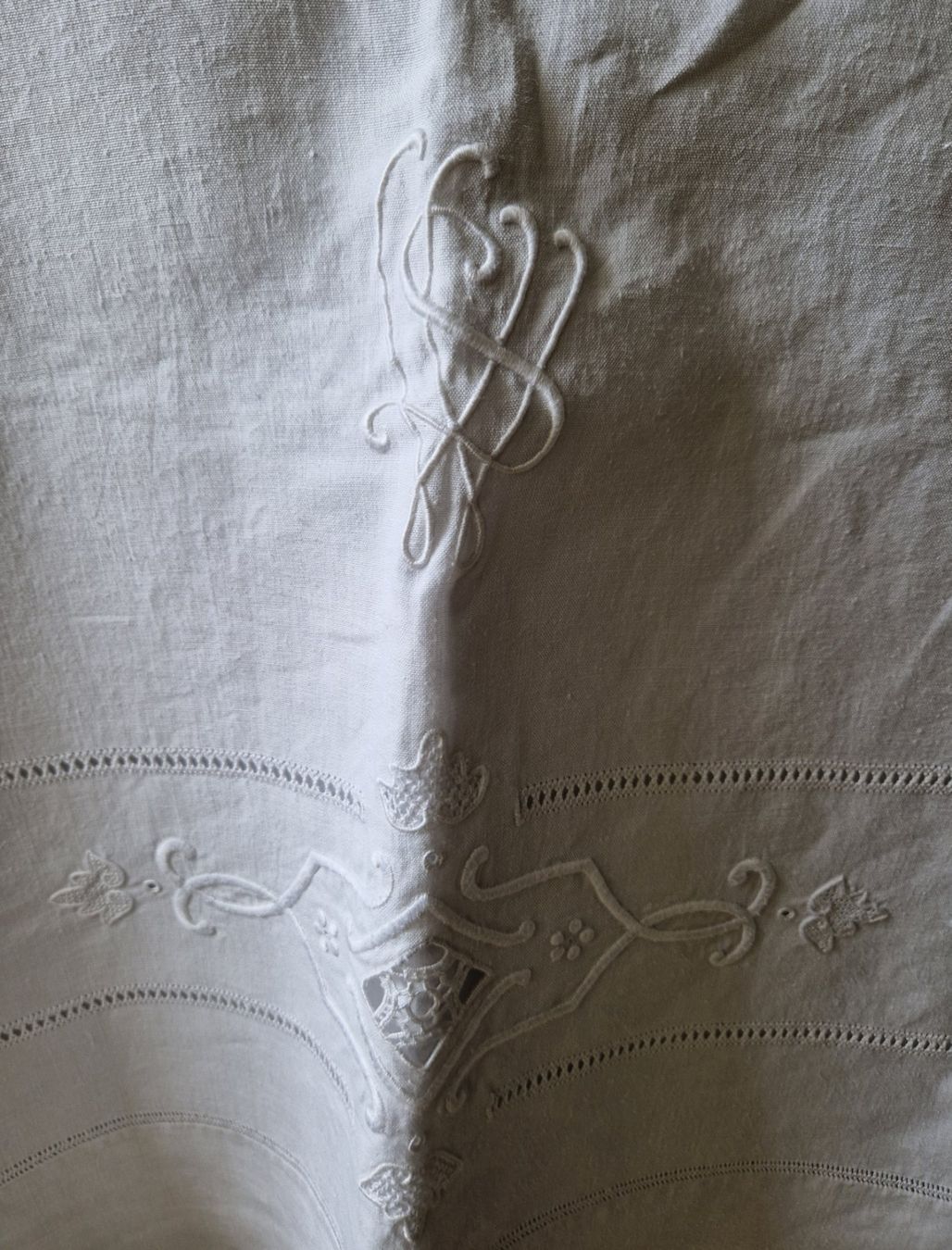 Bettwäsche: Leintuch mit Stickerei / Monogramm SW – Gebraucht aus Bern von Antikbatik 2