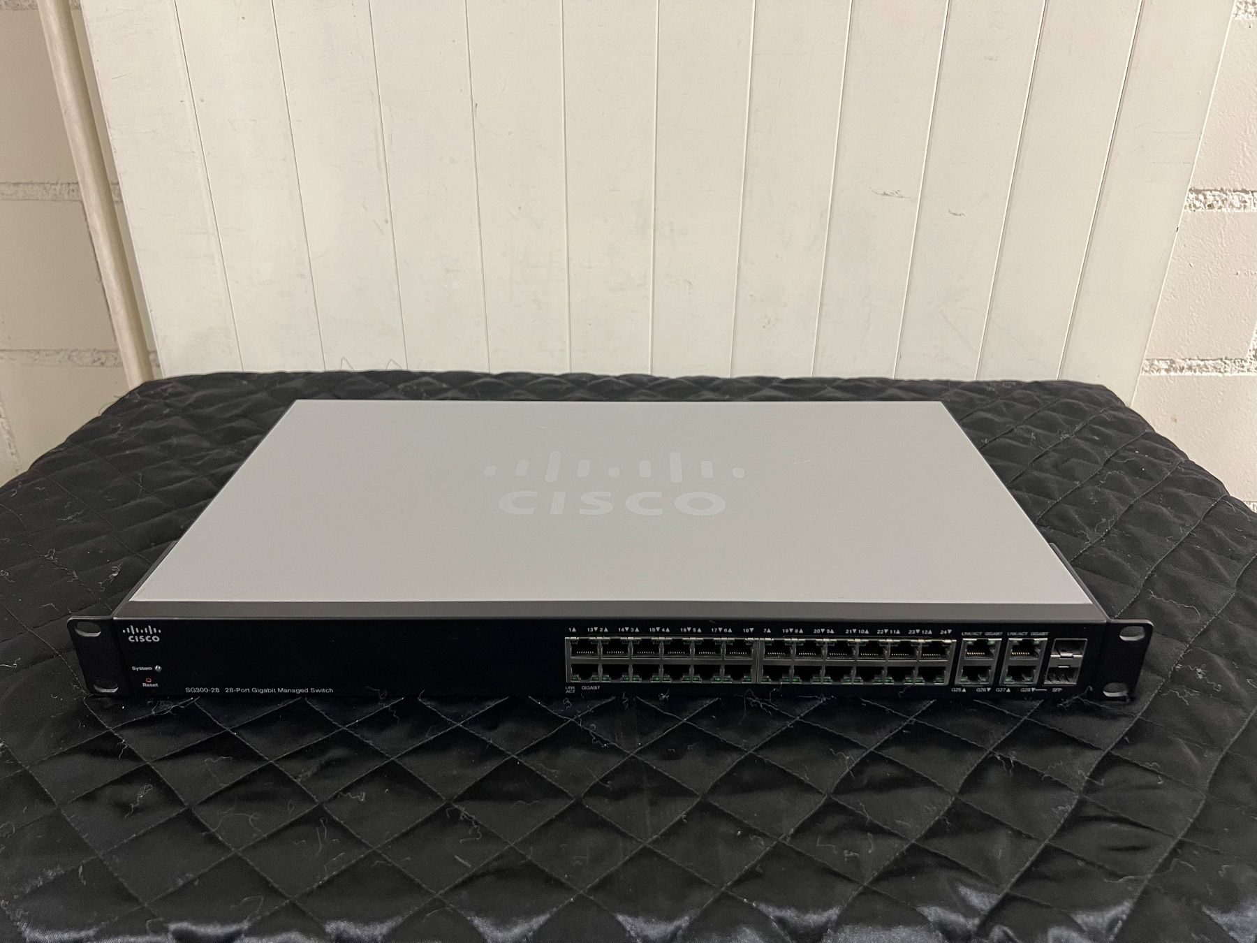 Hubs & Switches: Cisco SG300-28 – Gebraucht aus Kirchberg SG von EPGaemperle