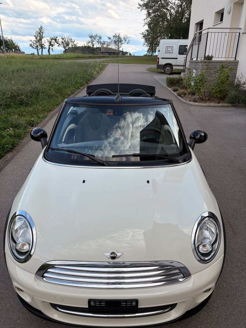 Mini Autos: Mini Cooper Cabrio 2015 – Gebraucht aus Delley von vbr_7mj7 1