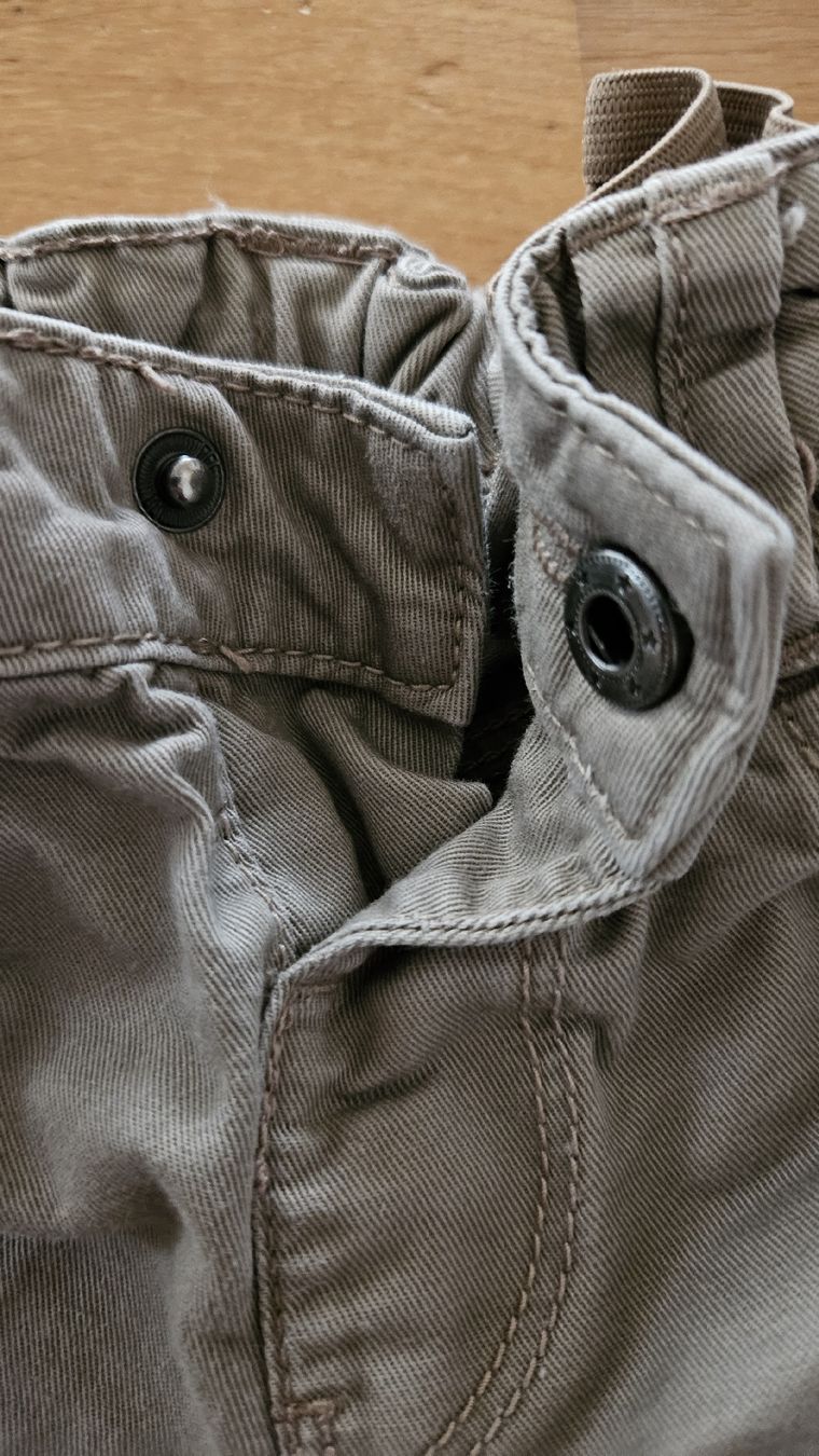 Pantaloni: Hose Grösse 116 – Usato da Rickenbach SO venduto da S.u.n.s.h.i.n.e.83 3