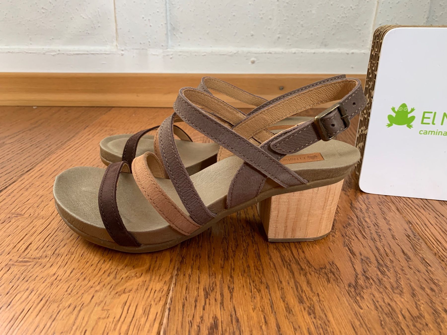 El Naturalista Scarpe da donna: El Naturalista Deba 5565 multi plume Gr.37 – Nuovo (secondo la descrizione) da Zürich venduto da finsti 2