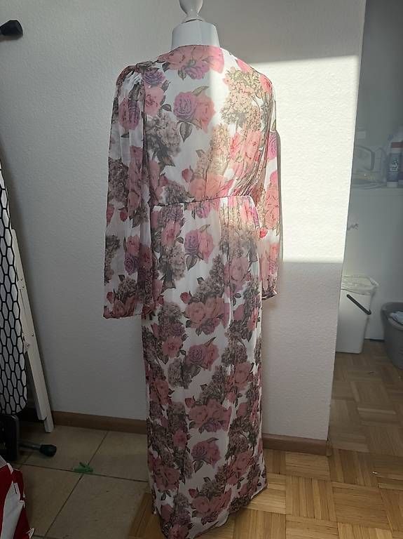 Vestiti: Maxikleid Vero Moda Blumenmuster – Usato da Ettingen venduto da ber_2ctq 1