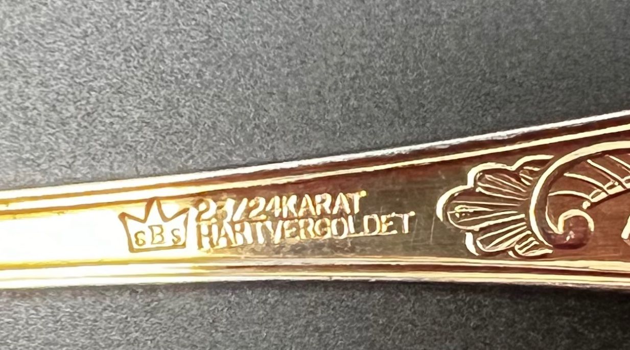 Besteck & Tafelsilber: 23/24 Karat Besteck Hartvergoldet – Gebraucht aus Basel von  5