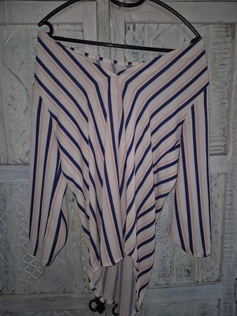 Gestreiftes Shirt mit langen Ärmeln, Grösse M - Neu!