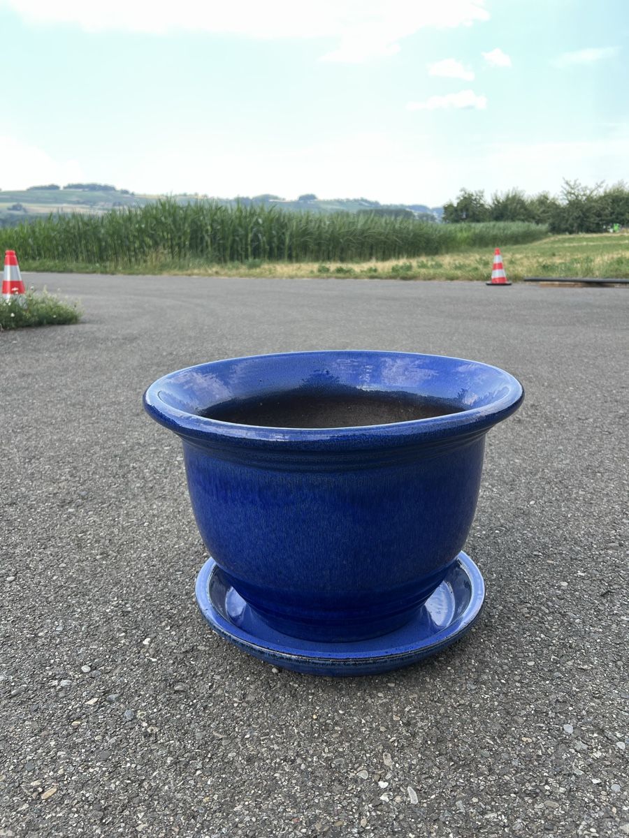 Pots de fleurs: Blumentopf mit Untersetzer – Neuf (Voir description) à Emmen par max_679d