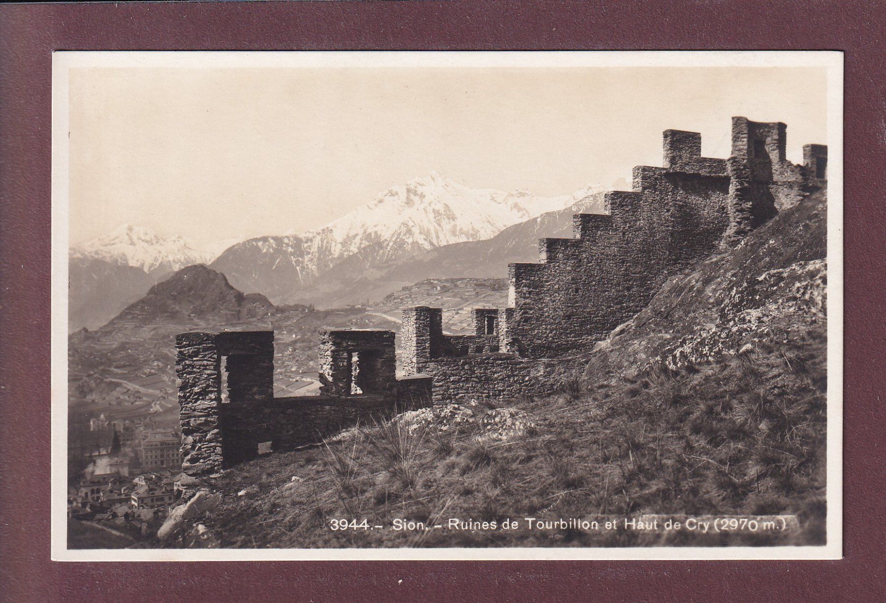 Cartes postales: SION - Ruines de Tourbillon - Haut de Cry – D'occasion à Pully par nicecards
