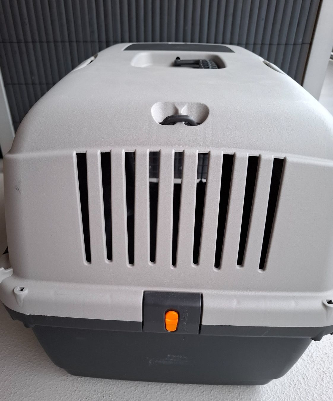 Cages, transport & sécurité: Hunde oder Katzen Transport Box  / neuwertig! – Neuf (Voir description) à Richterswil par Nayli96 1