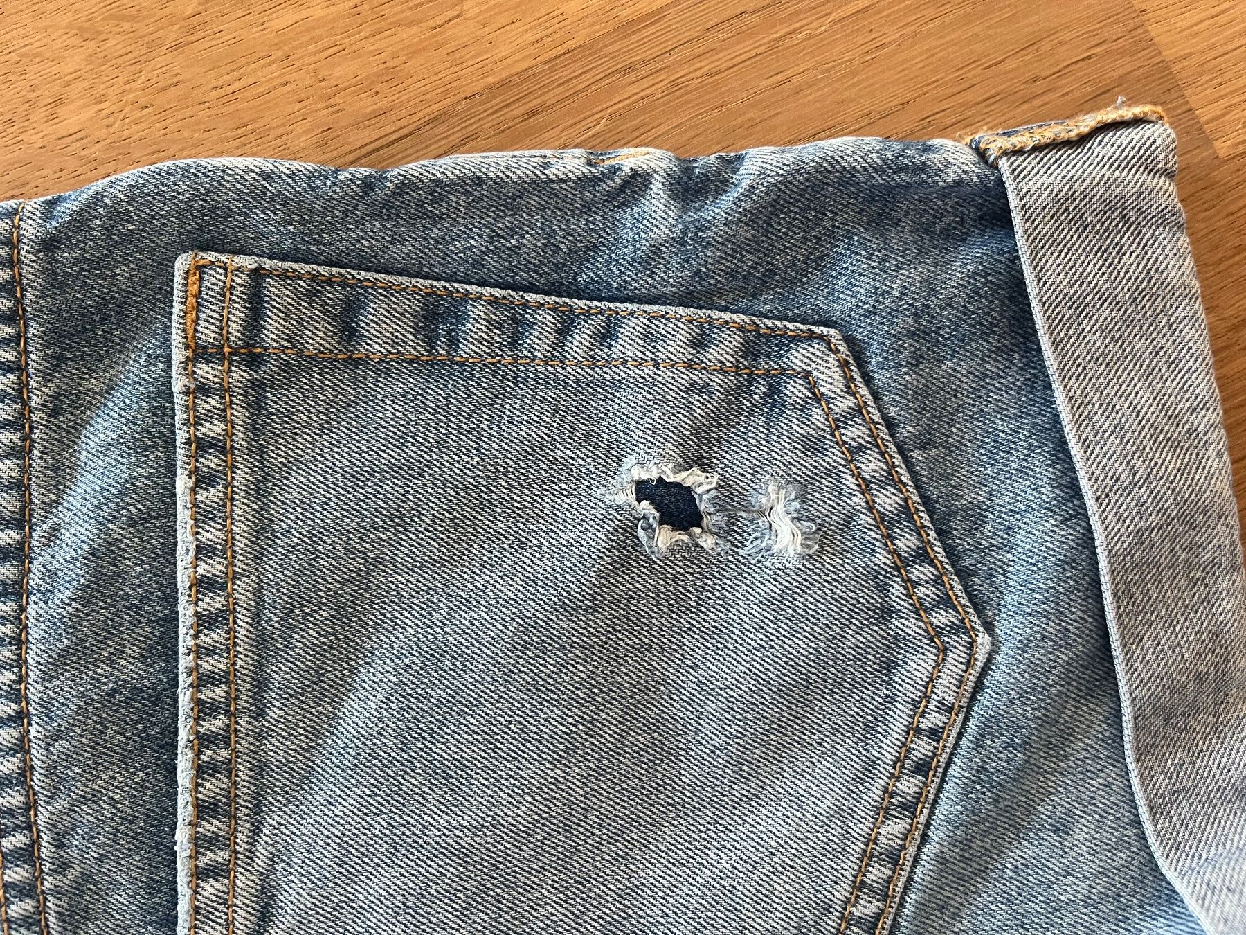H&M Jeans: Jeansshorts Damen – Gebraucht aus Laupen BE von lee_ym6v 6