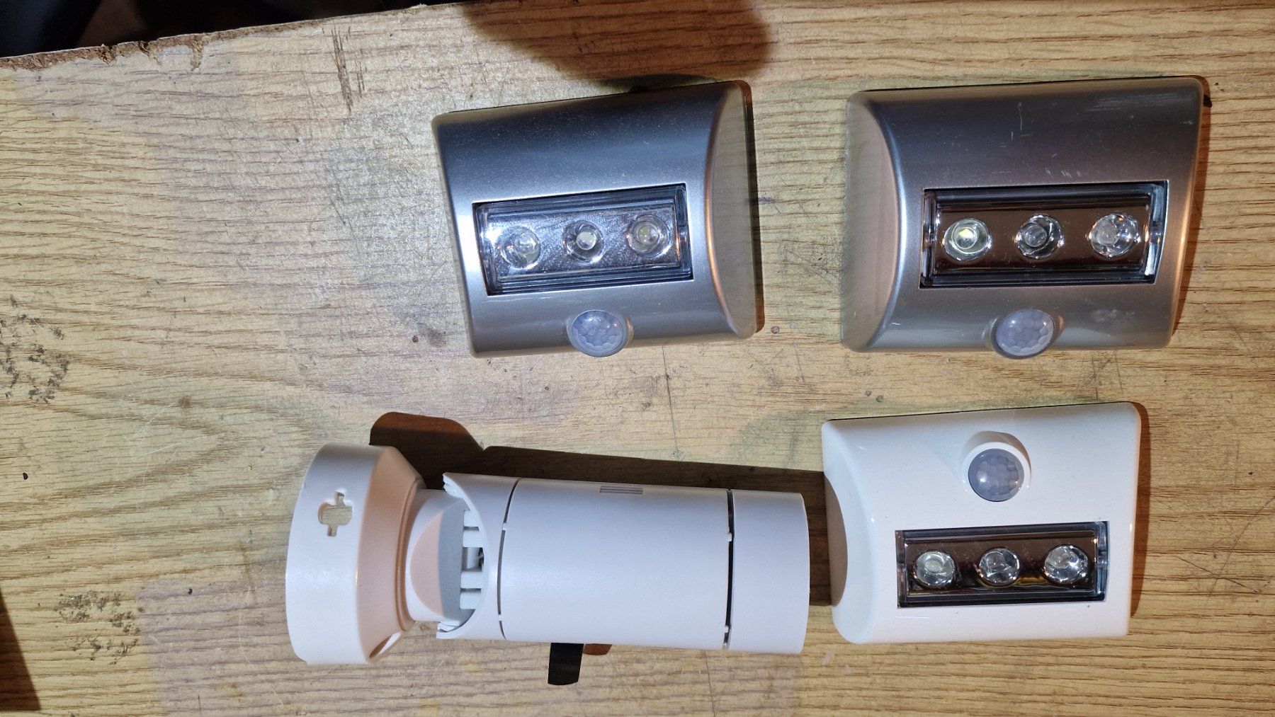 Lampen: 4 LED-Beleuchtung Interne  Innenbeleuchtung Bewegungssensor – Gebraucht aus Waldenburg von suzukibl 3