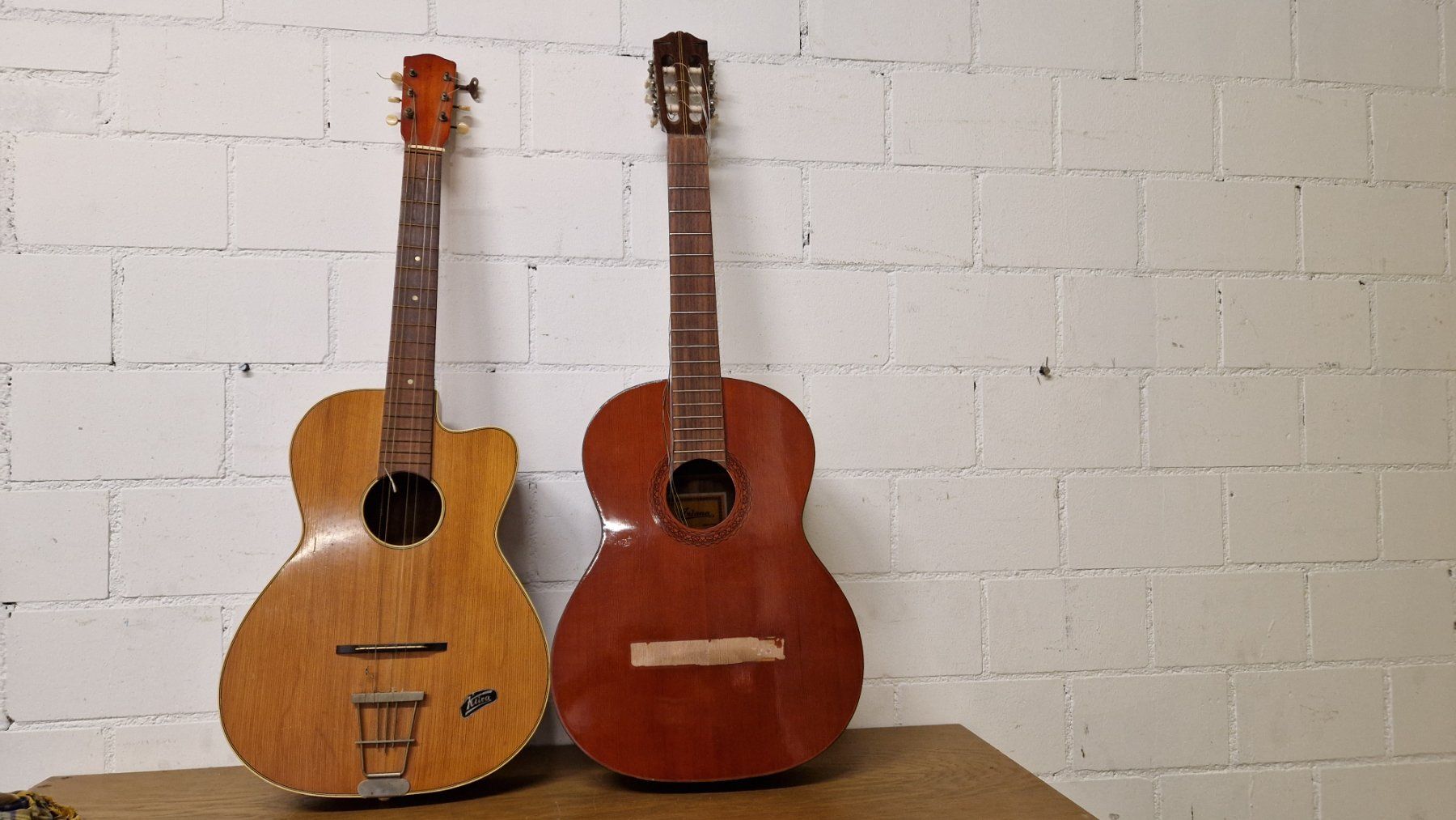 Musikinstrumente: 2  akustische Gitarren – Gebraucht aus Wädenswil von verebe