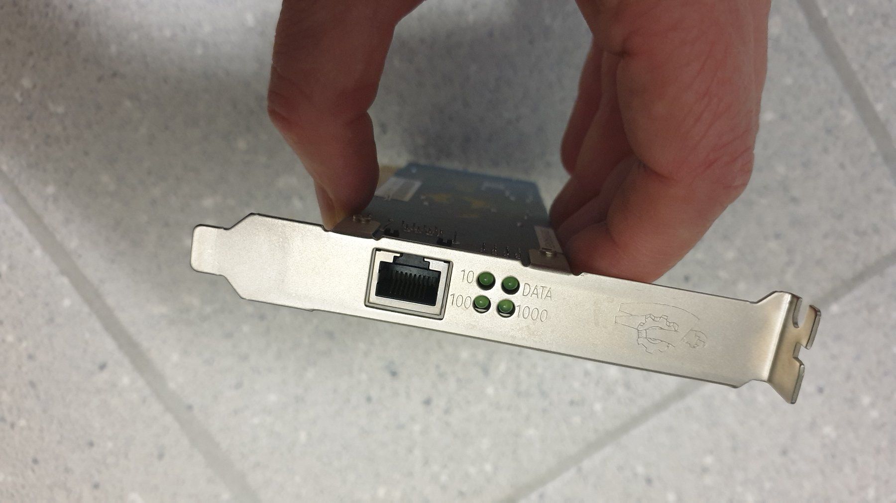 Laufwerke & Adapter: NETGEAR 100Mbit LAN-Karte – Gebraucht aus Stäfa von Supertramp73 2