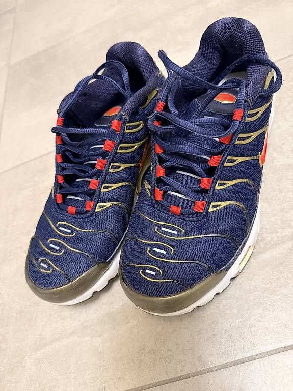 Scarpe da uomo: Lot de 4 paires de baskets taille 40 – Usato da epalinges venduto da Misterazz 1