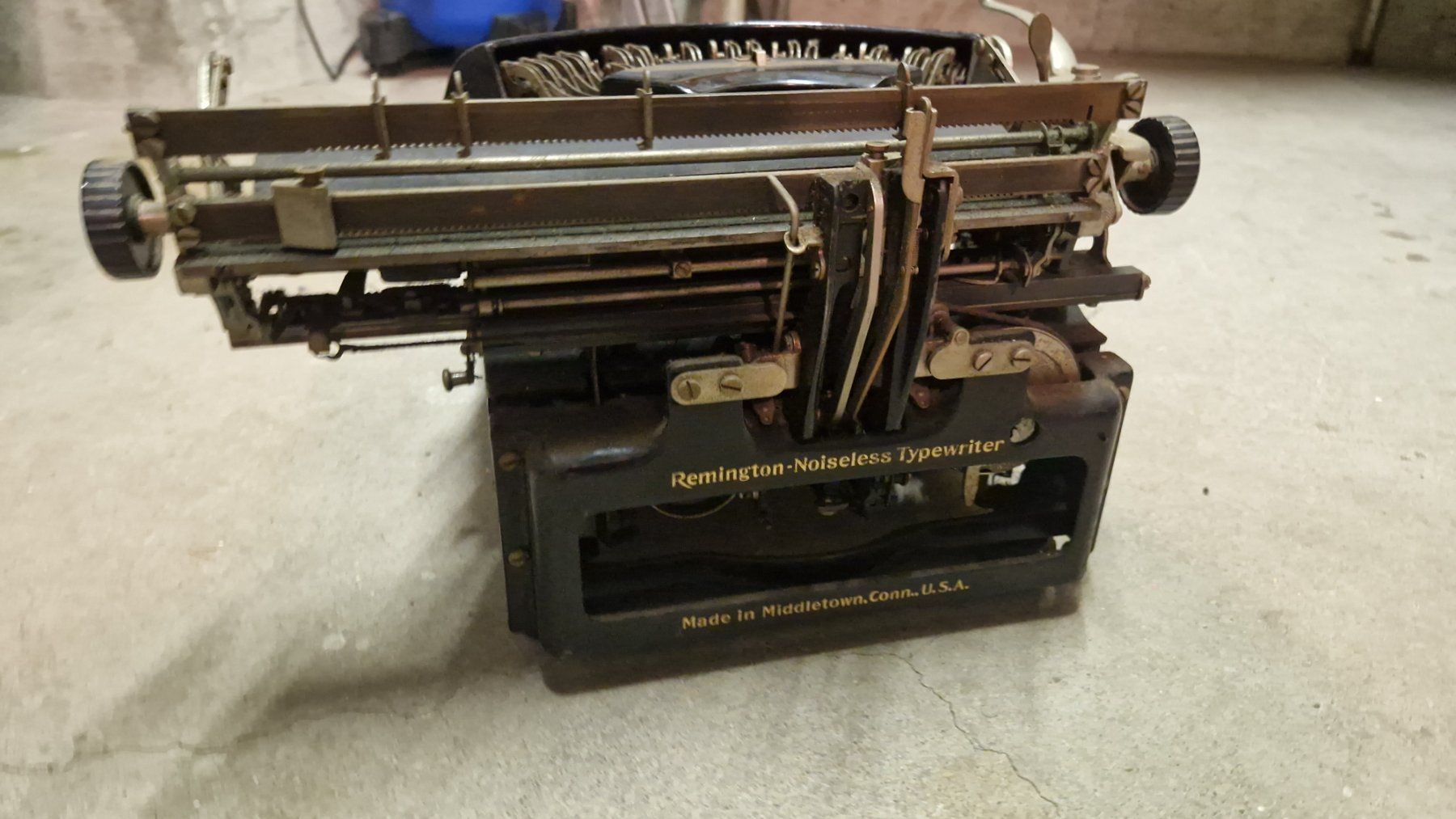 Remington Macchine da scrivere: Schreibmaschine Remington Noiseless 6 – Difettoso da Dübendorf venduto da 402765513 3