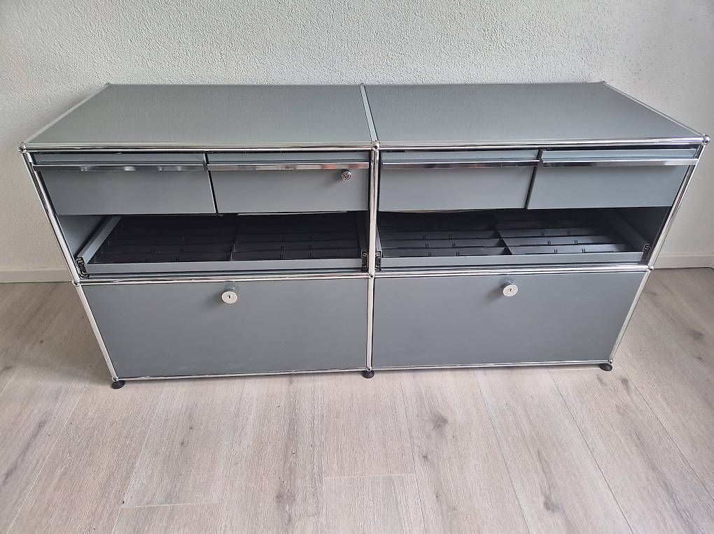 USM Étagères: Original USM Haller Sideboard, Mittelgrau – D'occasion à Winkel par julia_111 1