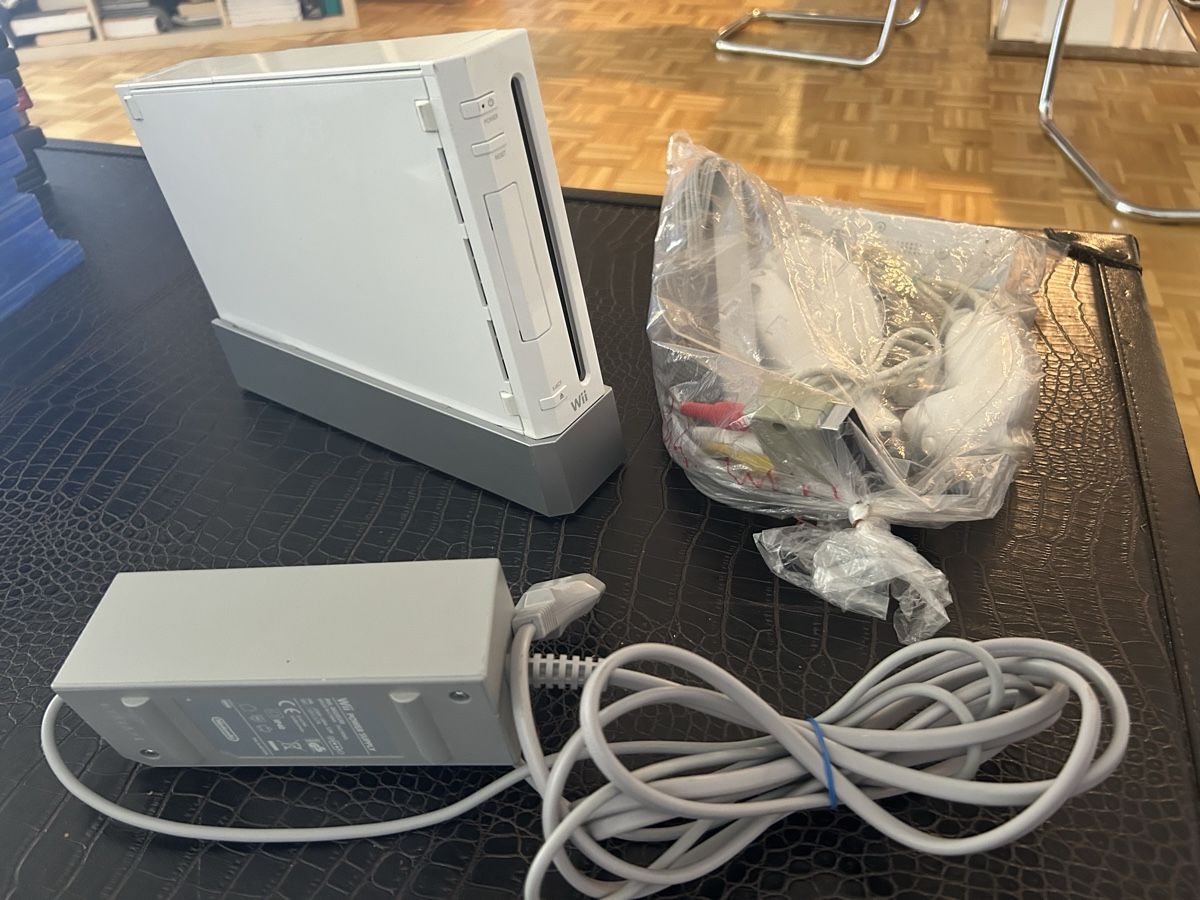 Nintendo Konsolen: Nintendo Wii Konsole – Gebraucht aus Ebikon von StivaQ 2