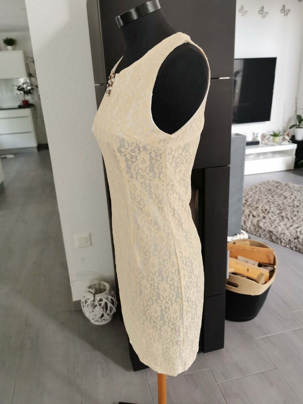 Kleider: Elegantes Kleid mit Perlen NEU – Neu und originalverpackt aus Wil  AG von Kfloh 2