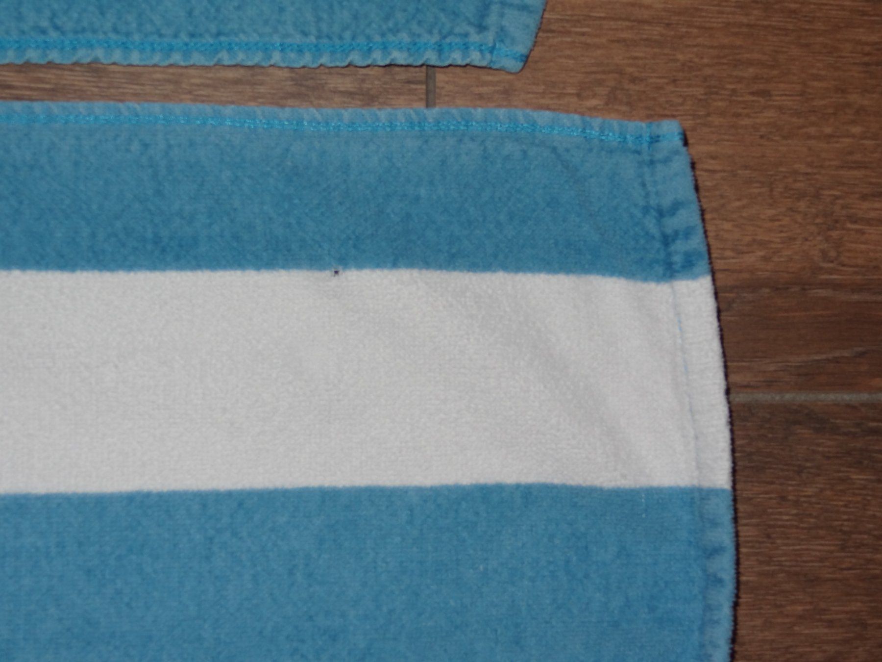 Badetücher: 2 serviettes de plage rayées bleu et blanc – Gebraucht aus Satigny von salvatore73 3