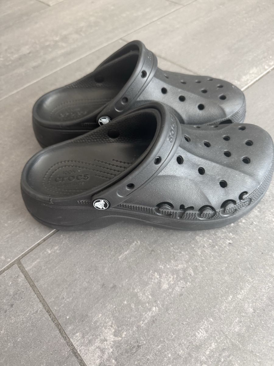 Crocs Herrenschuhe: Crocs Clogs schwarz Grösse W9 – Neu (gemäss Beschreibung) aus Olten von bir_k96n 1