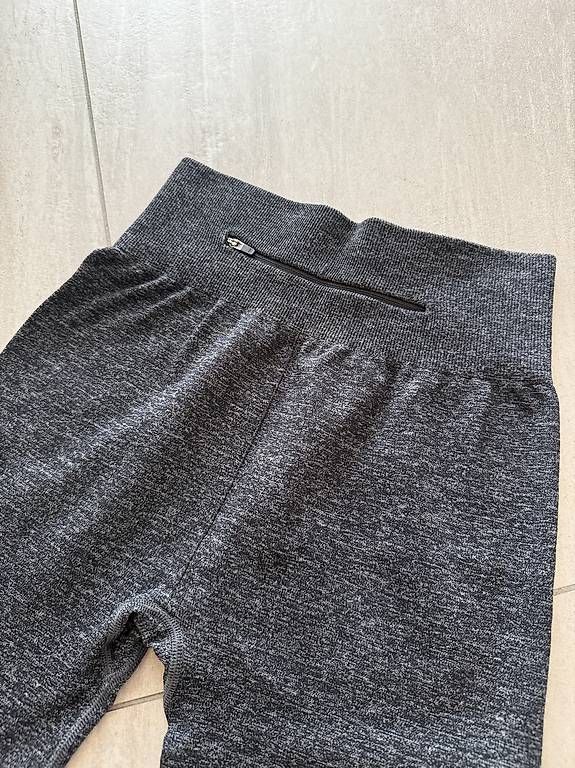 Lots de vêtements: Sport Set – D'occasion à Zwingen par KatjaM 1
