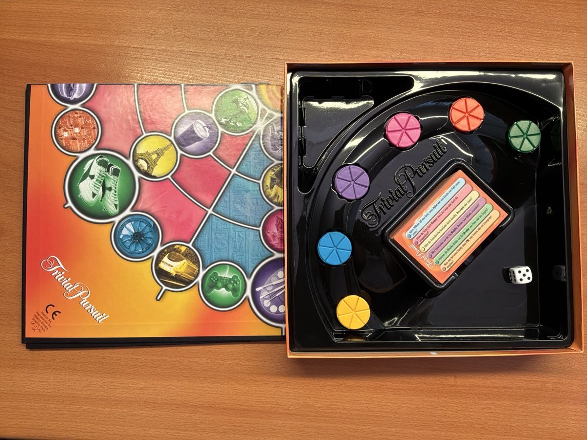 Hasbro Spiele: Trivial Pursuit Junior – Gebraucht aus St. Gallen von petergyoergy 1